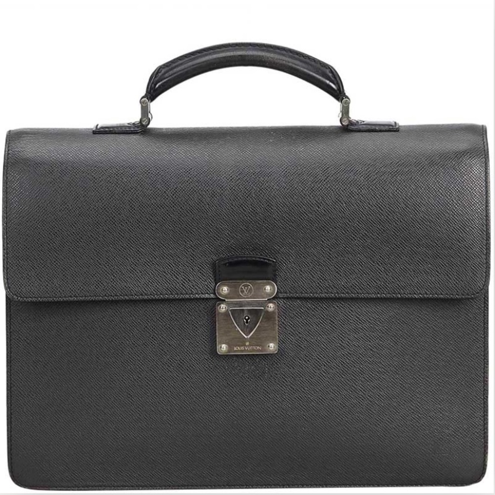 Louis Vuitton Messenger Bag